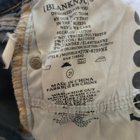 Blank NYC Size 28 Floral Embroidered Hiker Cutoff Jean Shorts Boho Festival - Picture 8 of 9